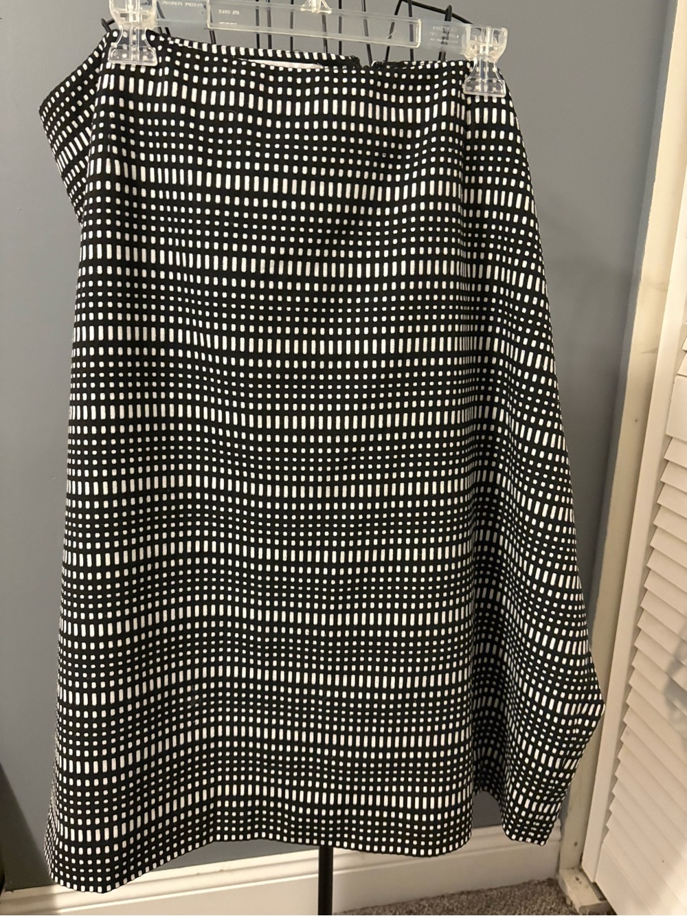 Jones Studio Black and White Patterned A-Line Skirt